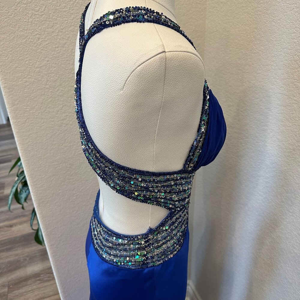 COPY - Long Prom Gown Size 6 - Picture 5 of 6